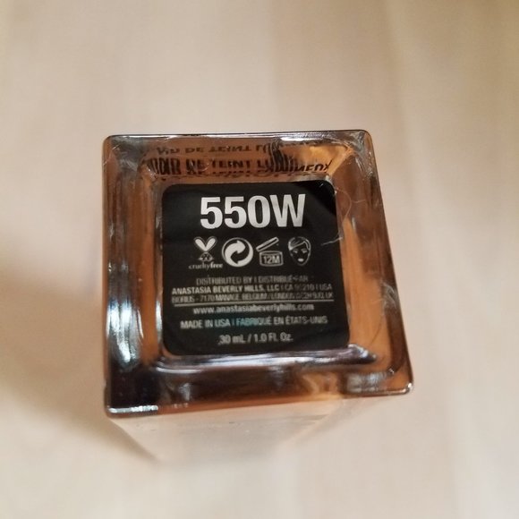 Anastasia Beverly Hills Luminous Liquid Foundation 550W - Picture 3 of 3